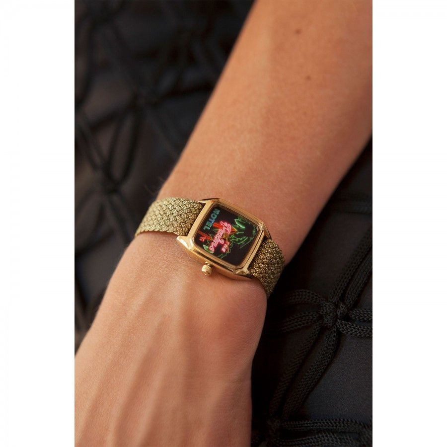 Montre Carrée Femme LAPS Prima Froggy Porté et Style